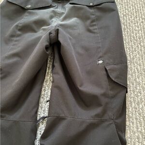 Men's 686 ski or snowboard pants